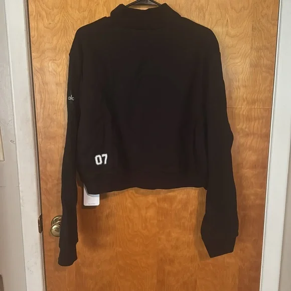 RARE BRAND NEW Alo yoga mock neck pullover - Picture 5 of 5